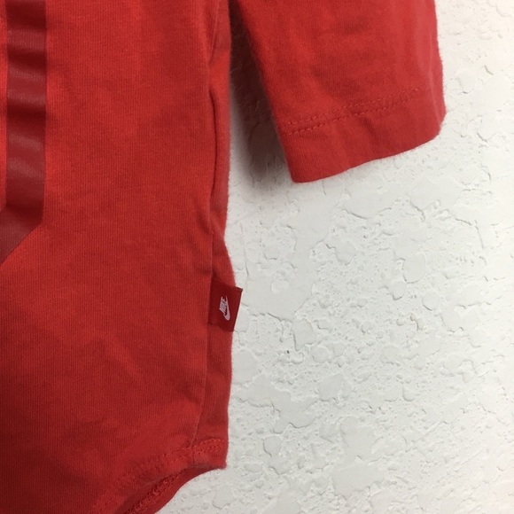 ✅Women Nike Shirt Size XS - Picture 4 of 4